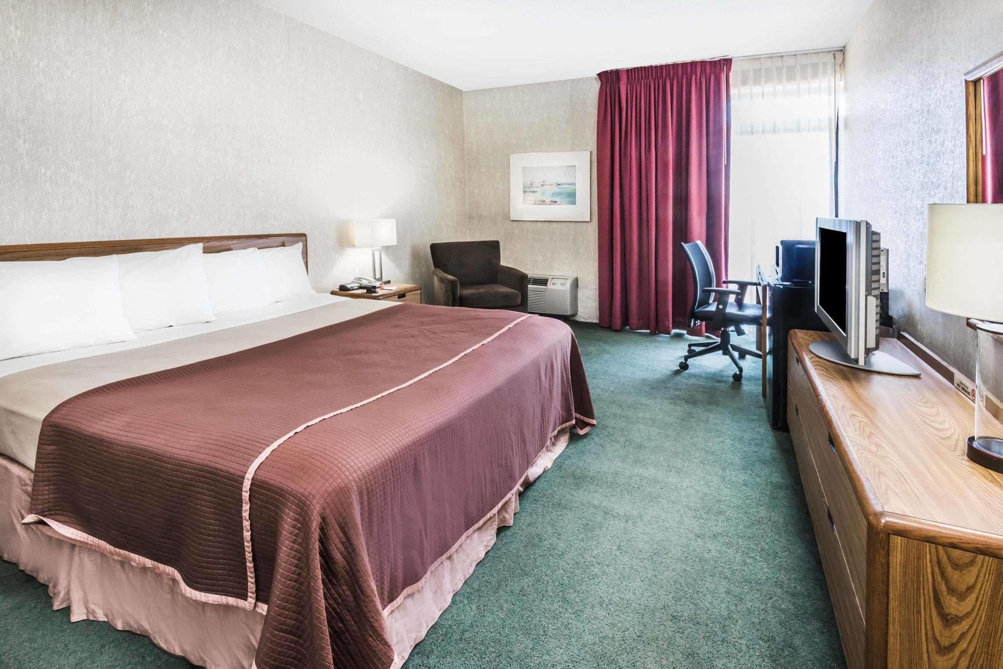 Howard Johnson By Wyndham Milford/New Haven Экстерьер фото