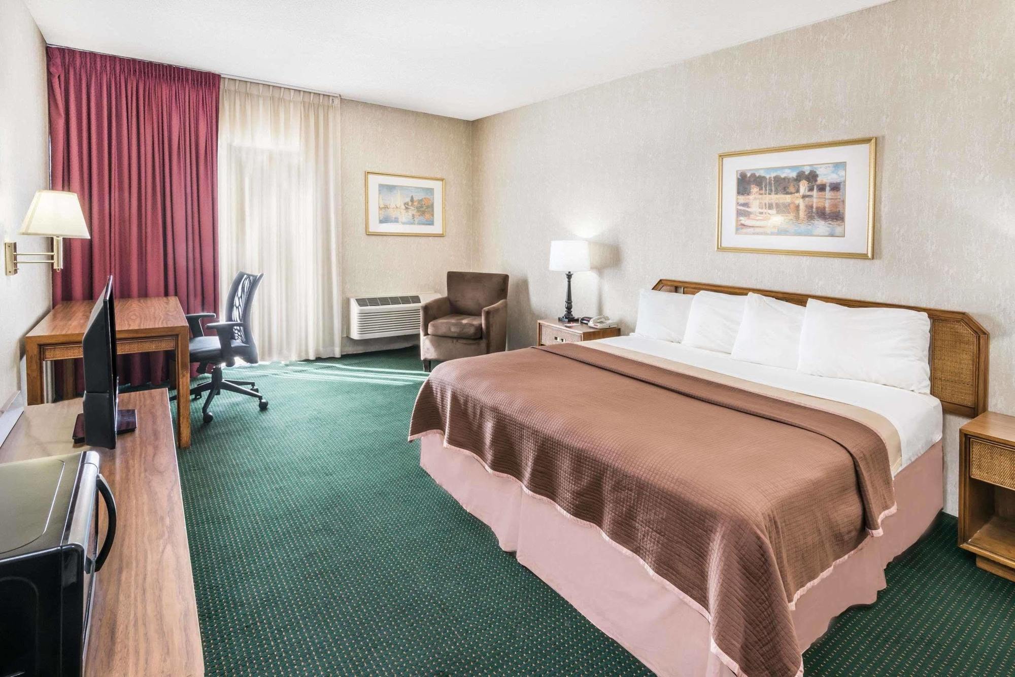 Howard Johnson By Wyndham Milford/New Haven Экстерьер фото