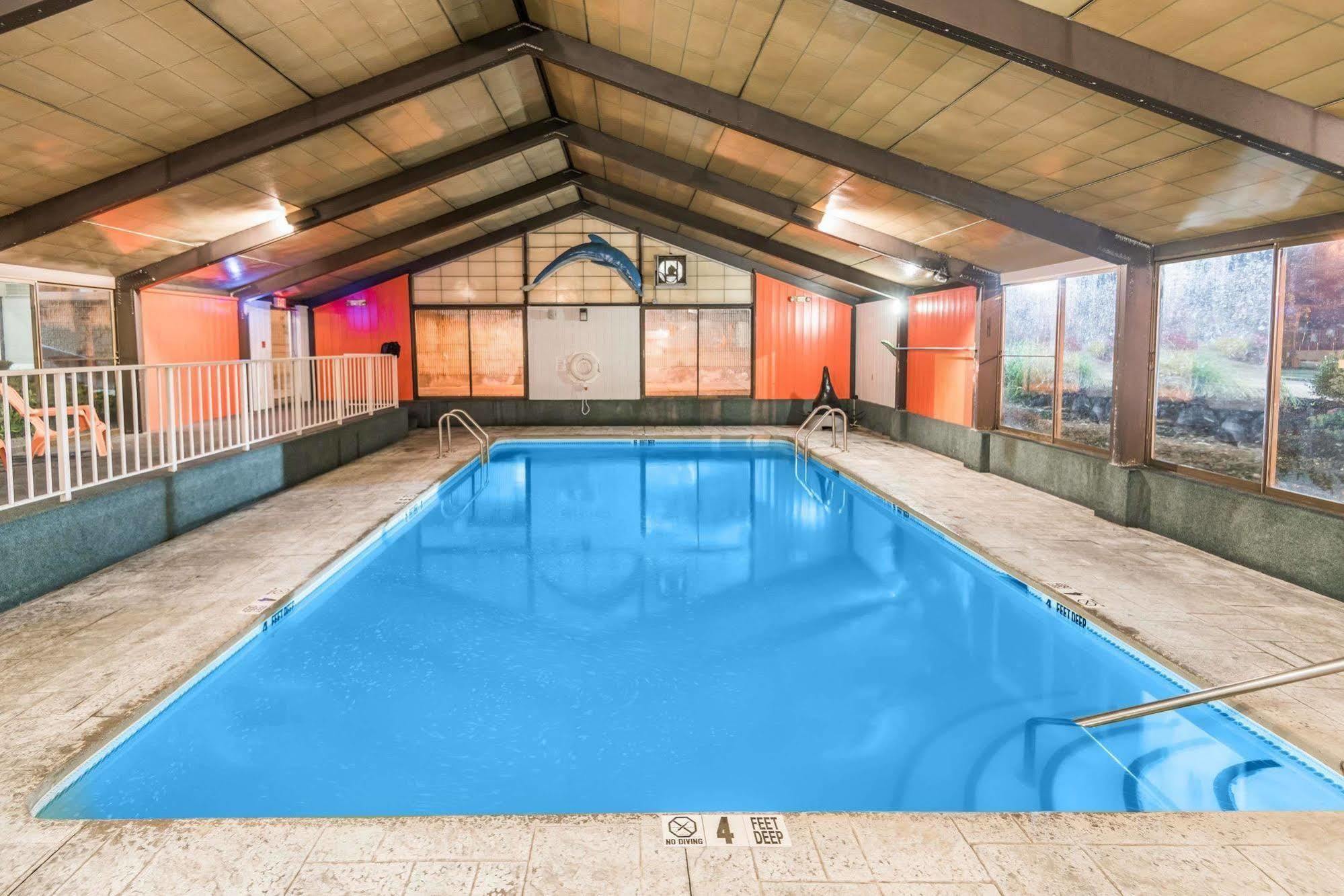 Howard Johnson By Wyndham Milford/New Haven Экстерьер фото