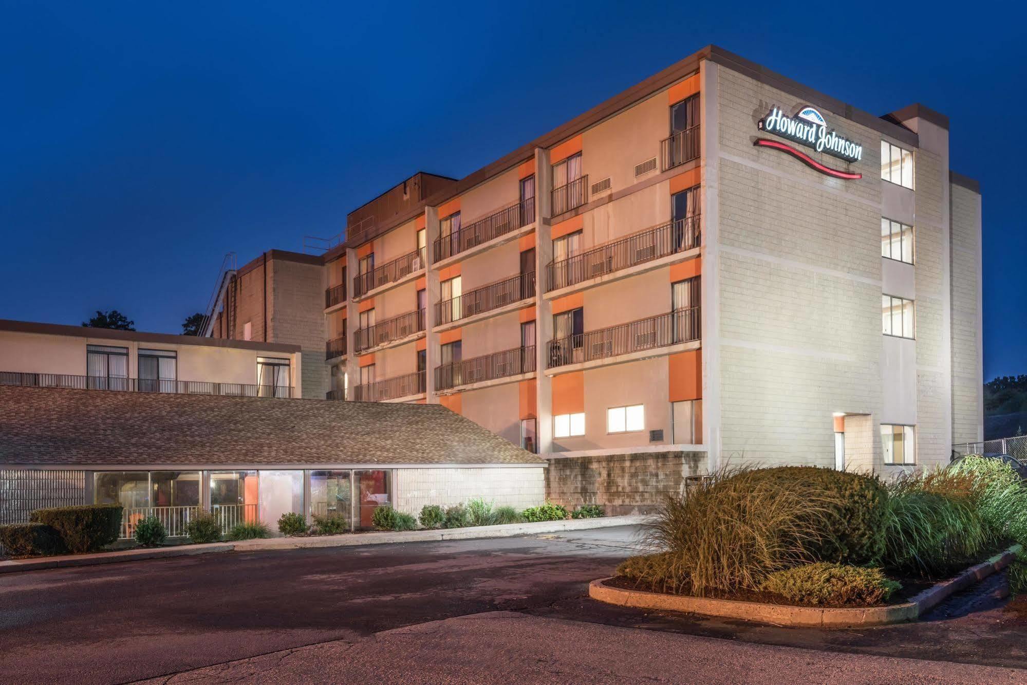 Howard Johnson By Wyndham Milford/New Haven Экстерьер фото
